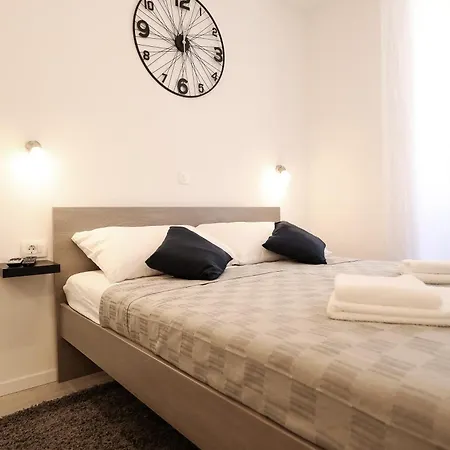 Piccola Pyrotima Lägenhet