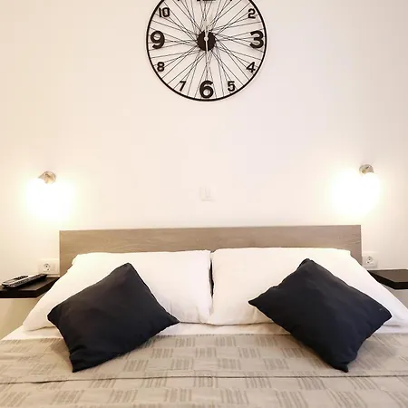 Piccola Pyrotima Zara