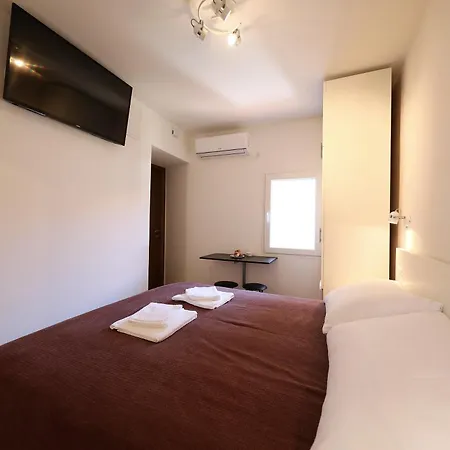 Piccola Pyrotima Apartman Zadar