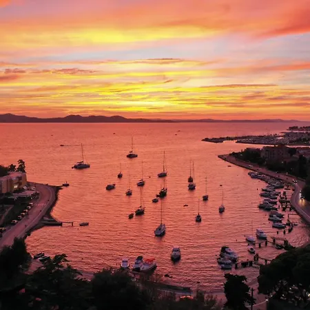 Piccola Pyrotima * Zara