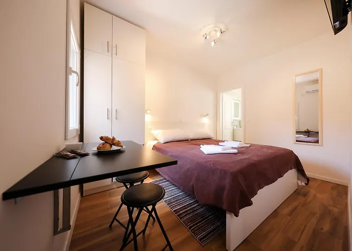 Piccola Pyrotima * Zara